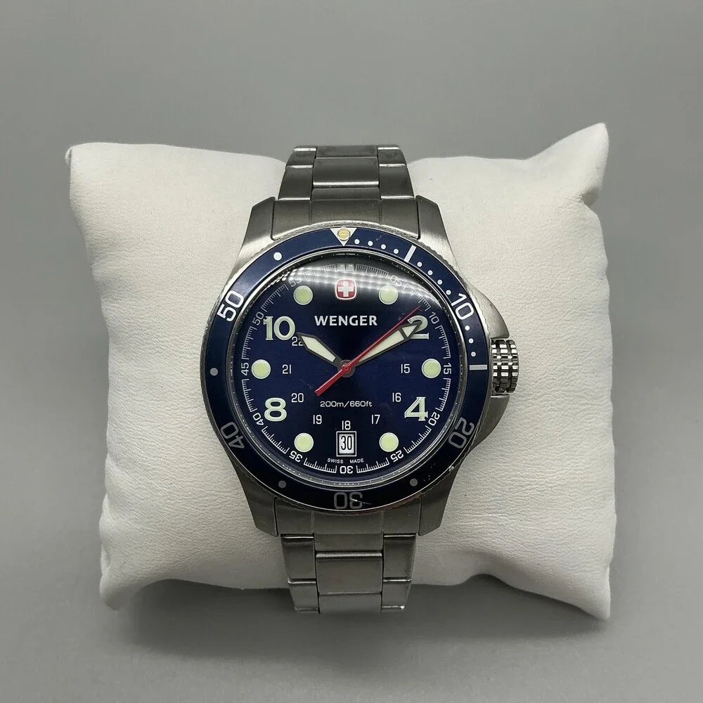 Wenger Mens Watch 42mm Blue Dial Stainless Diver 7246XT Swiss New Battery 8.25